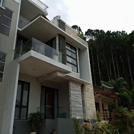 Villa Valencia Batu  Zewnętrze zdjęcie